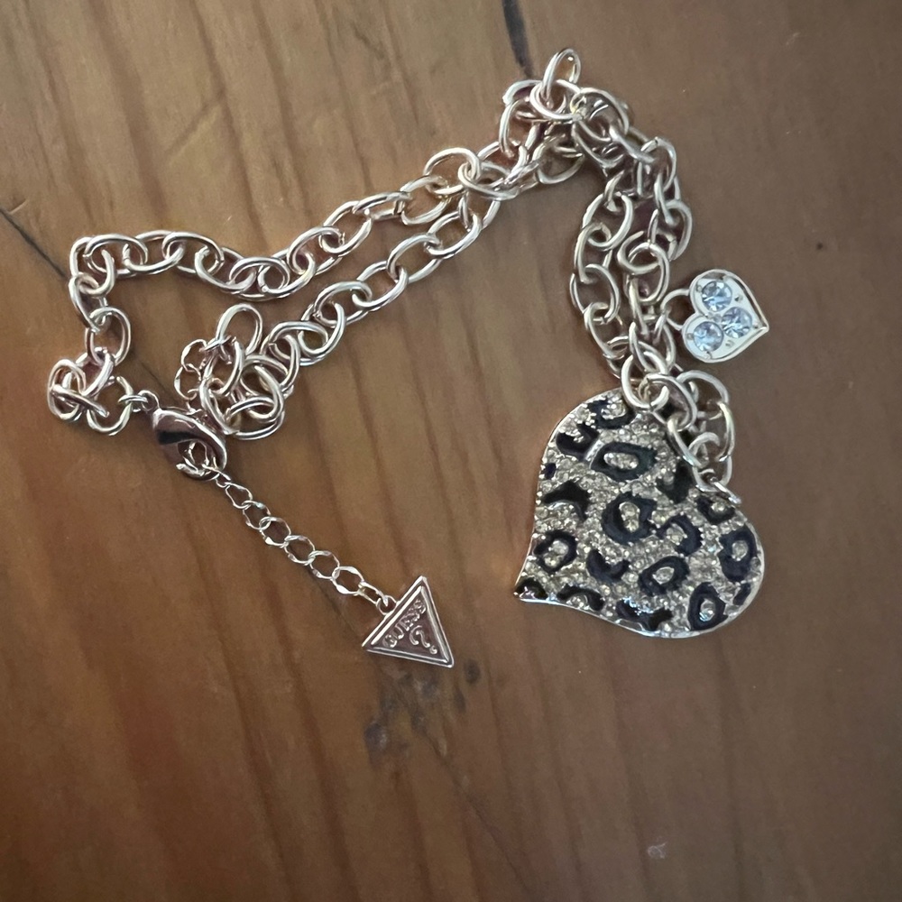 Guess Necklace - Picture 3 of 3